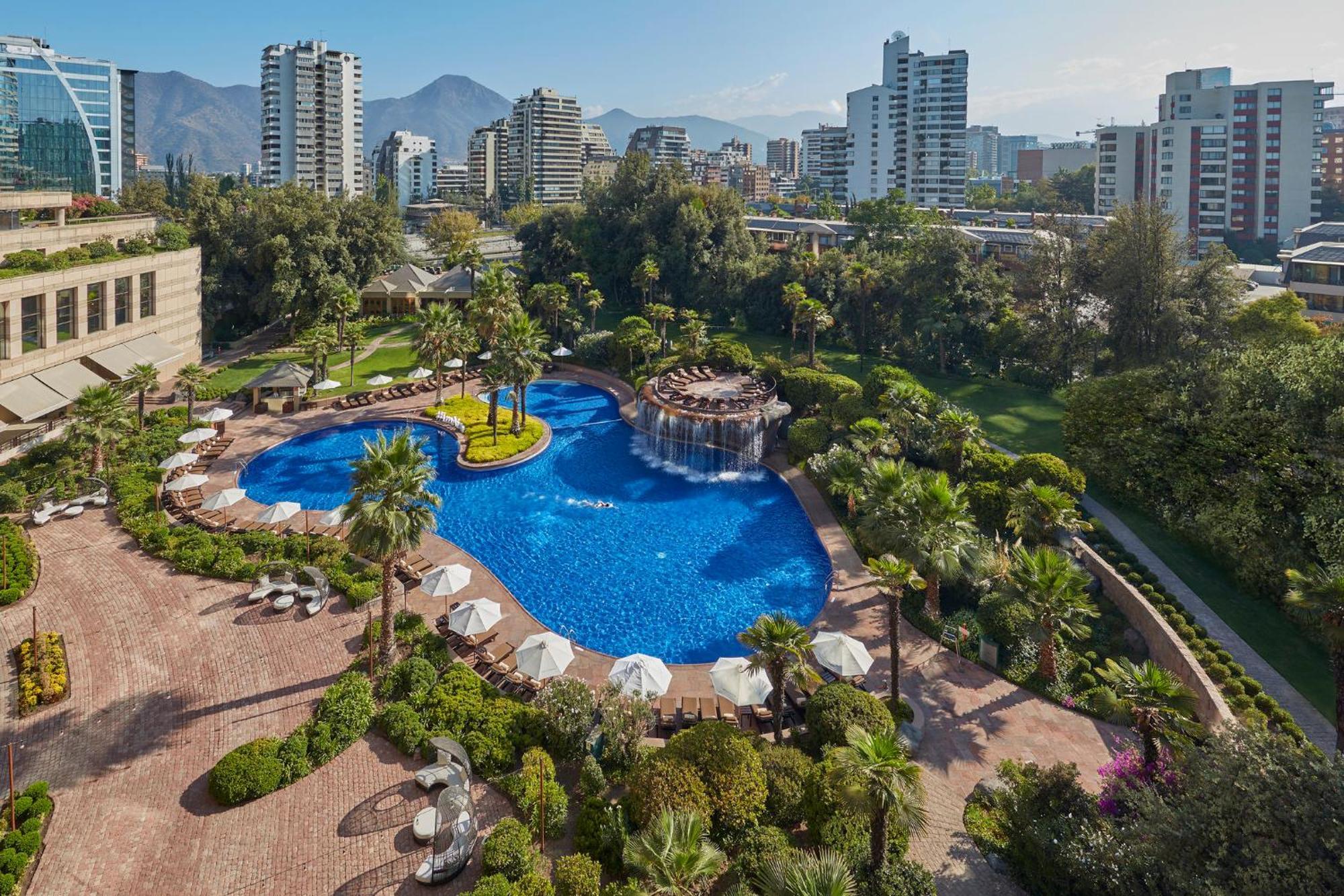 Mandarin Oriental, Santiago Hotel Exterior foto The pool at the JW Marriott Santiago