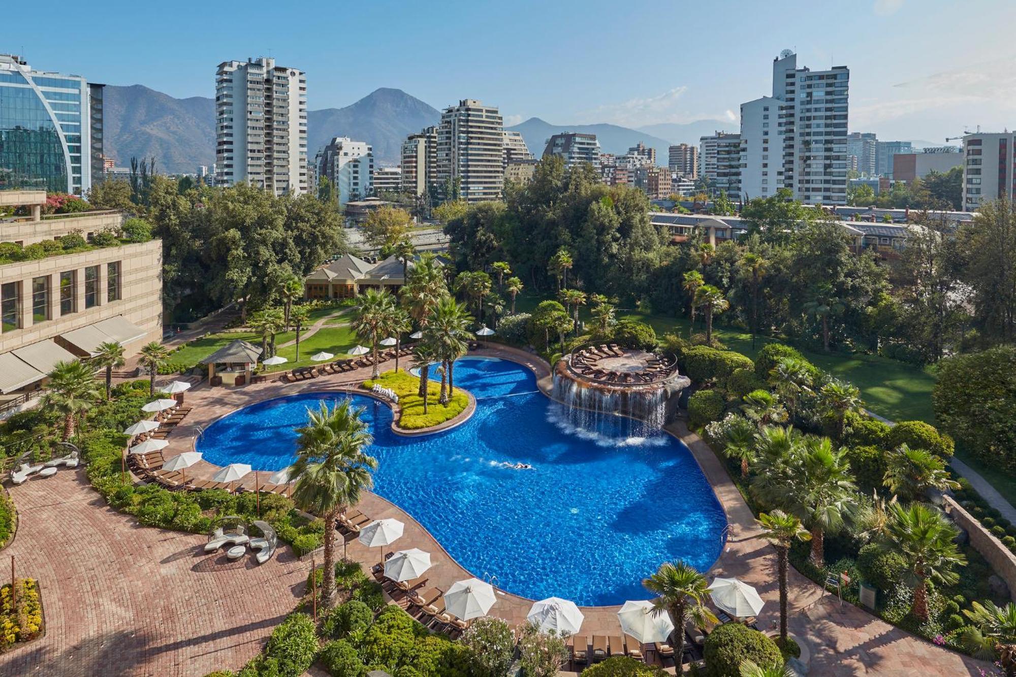 Mandarin Oriental, Santiago Hotel Exterior foto The swimming pool at the hotel